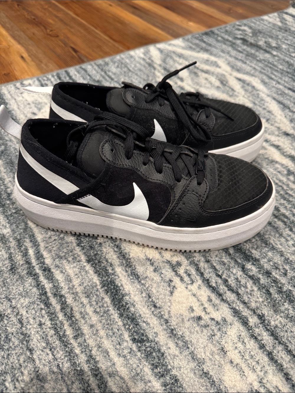 Nike Women’s Black and White Platform Sneakers - Picture 3 of 5